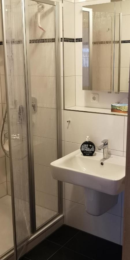 Zentrale Und Strandnahe Ferienwohnung In Kuehlungsborn Ost Exteriör bild
